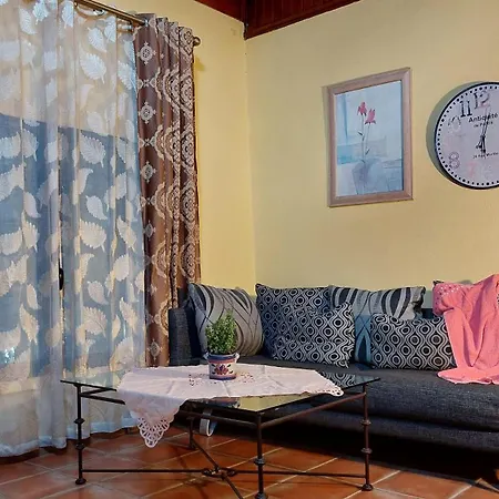 Διαμέρισμα Apartamentos-monasterio-de-san-antonio-guenstiges-apartment-zur-strasse